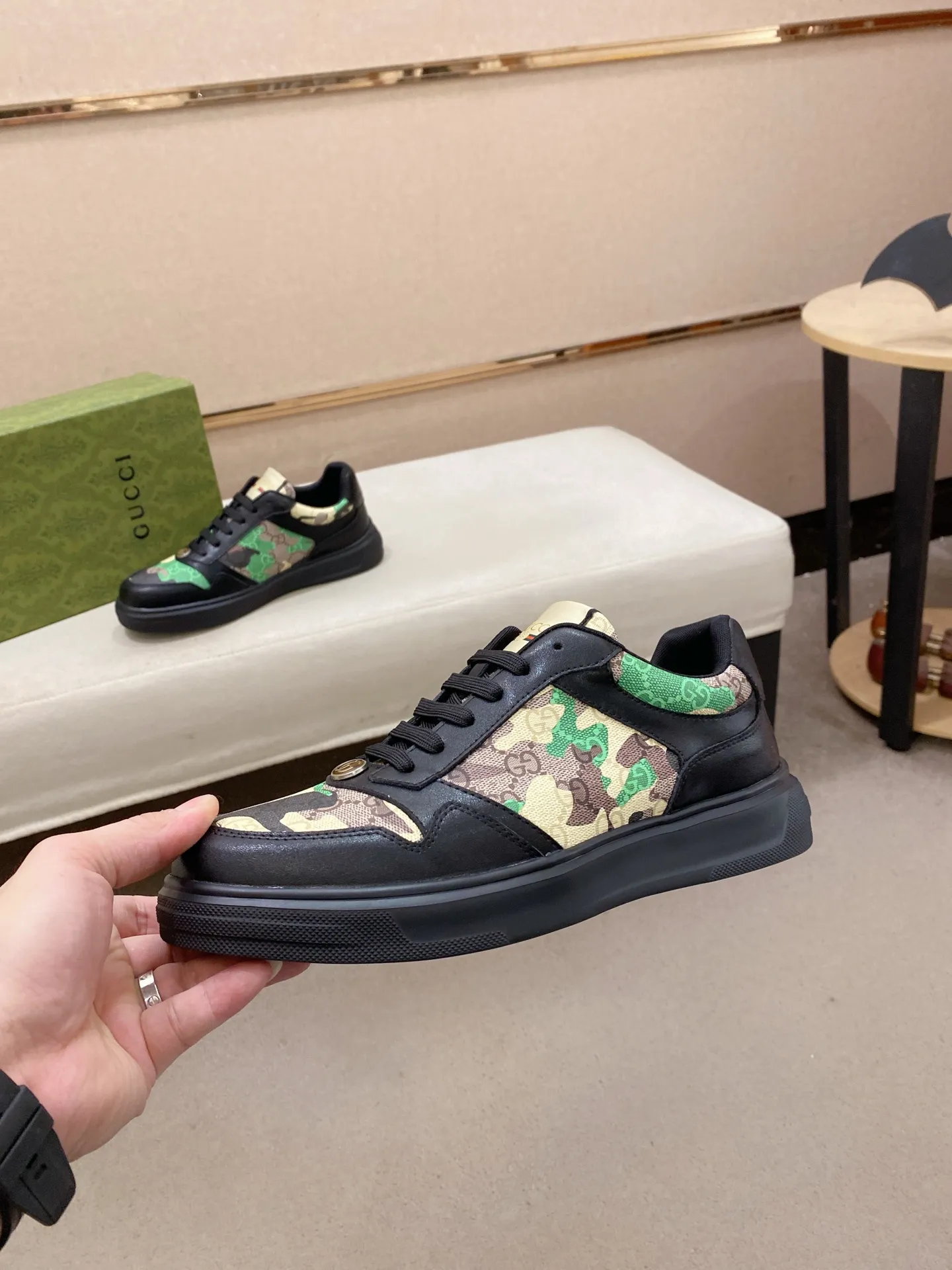 Ex-factory price 400💰【Gucci】Gucci men’s latest series of casual shoes! The official website is built 1:1. The upper is made of imported high-quality cowhide, and the lining is made of high-quality sheepskin, which is soft and comfortable. Picky selection of materials and exquisite workmanship give you the best enjoyment. Number of yards: 38-44 yards.